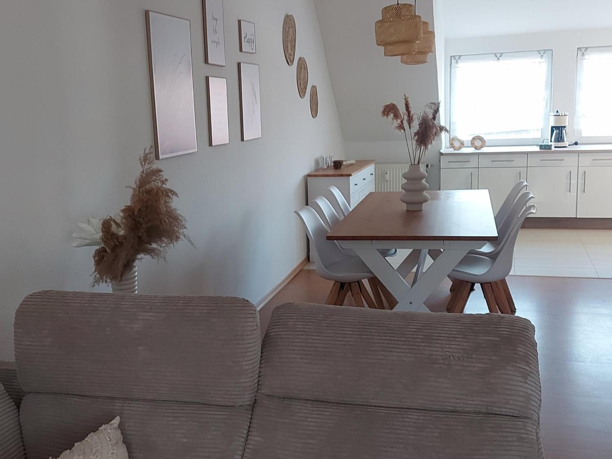 Stilvolle Ferienwohnung Free Parking, Space, Wlan Niestetal Bagian luar foto