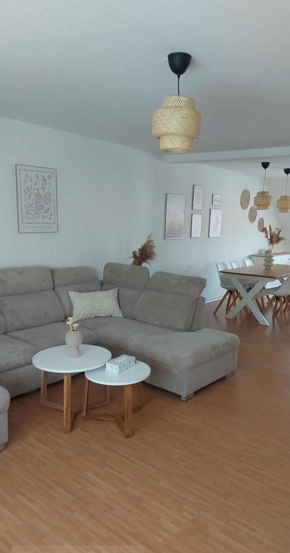 Stilvolle Ferienwohnung Free Parking, Space, Wlan Niestetal Bagian luar foto