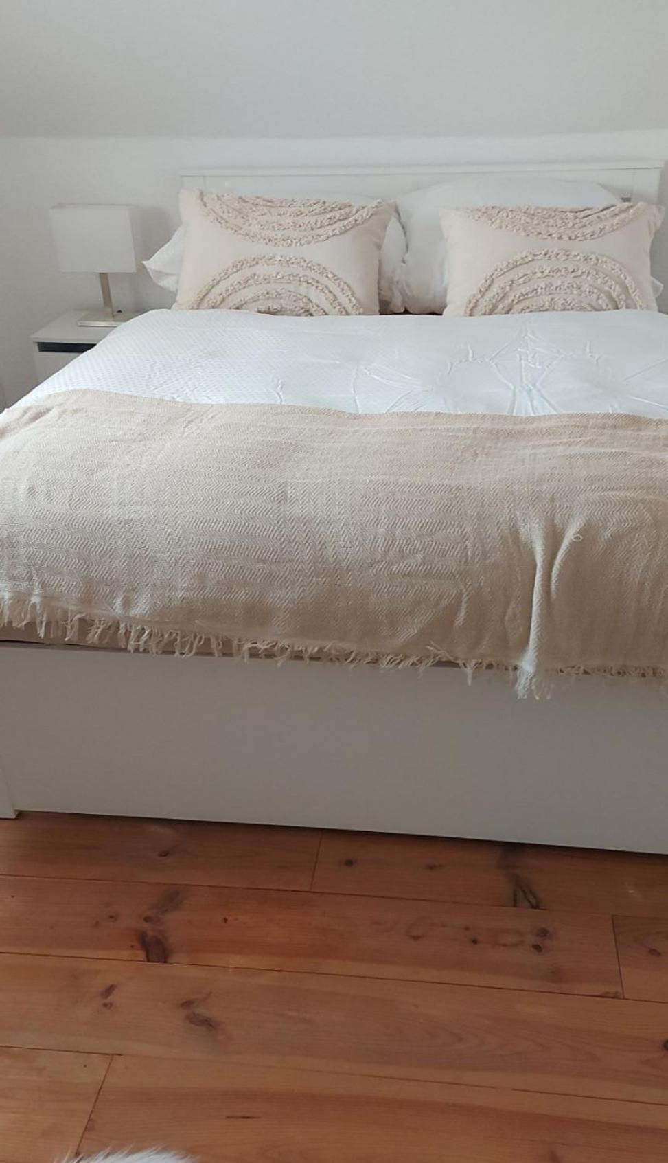 Stilvolle Ferienwohnung Free Parking, Space, Wlan Niestetal Bagian luar foto